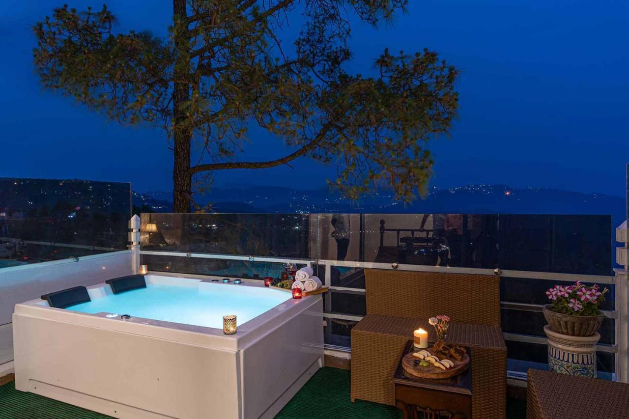 Stayvista At Bellevue With Outdoor Jacuzzi Kasauli Eksteriør billede
