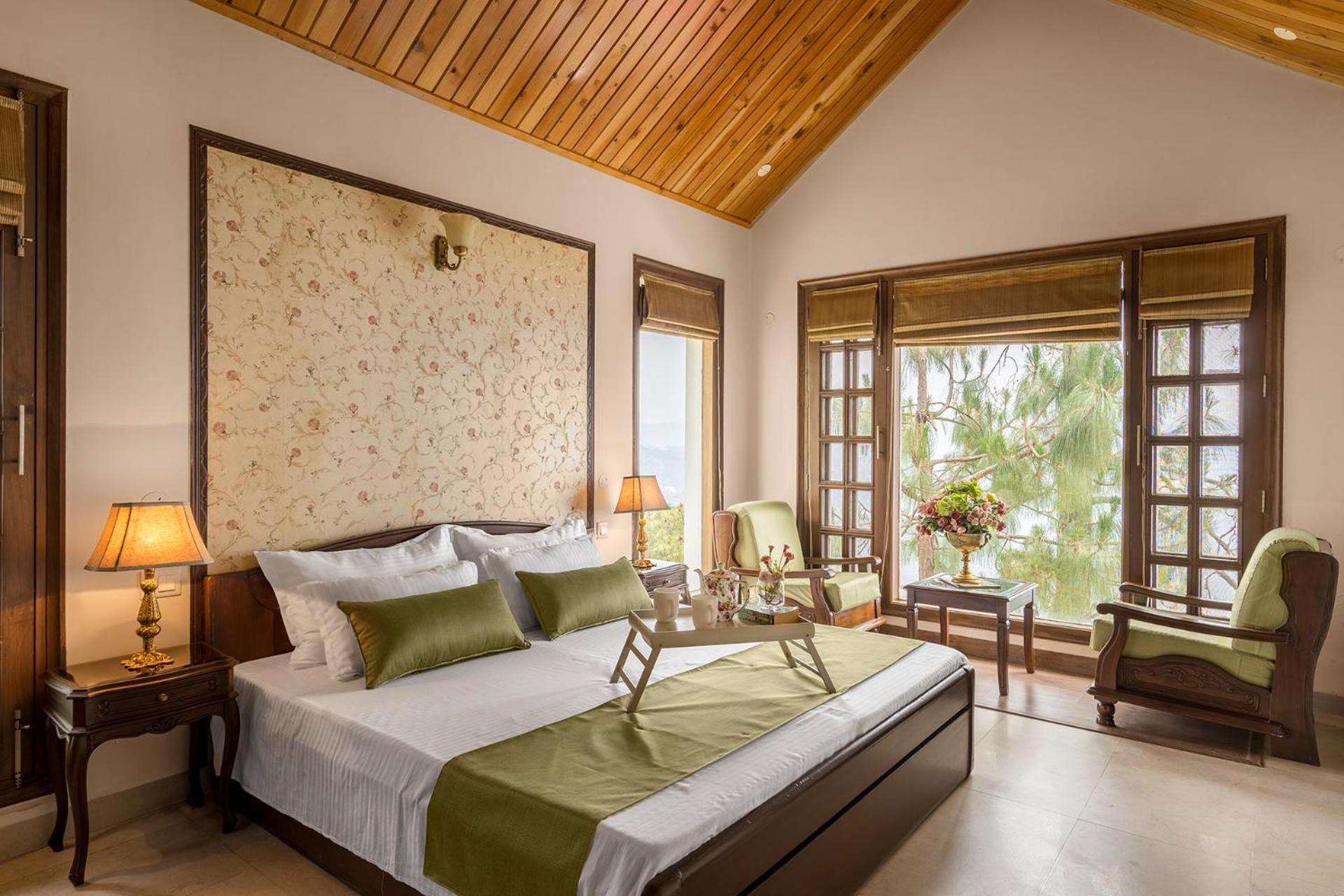 Stayvista At Bellevue With Outdoor Jacuzzi Kasauli Eksteriør billede