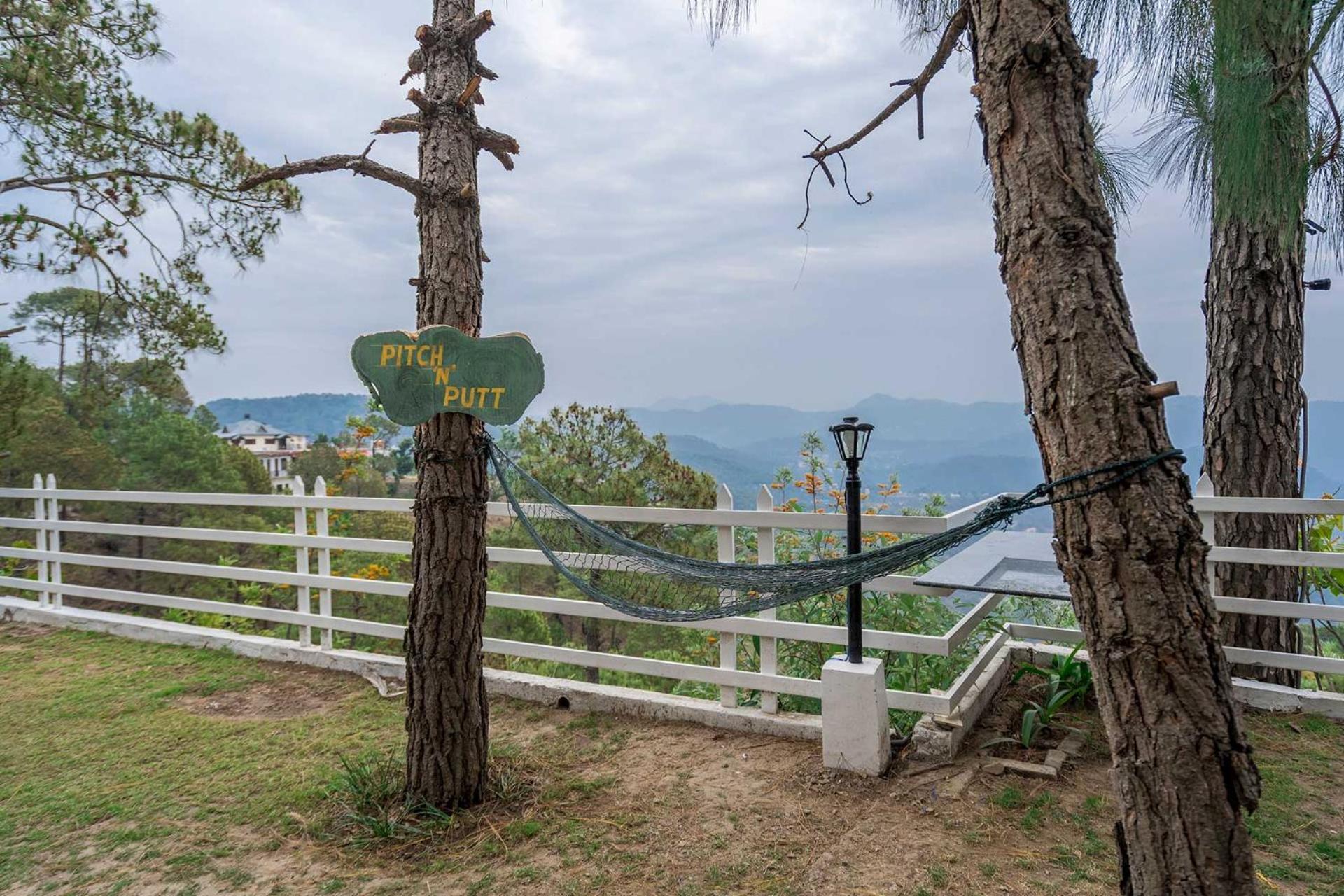 Stayvista At Bellevue With Outdoor Jacuzzi Kasauli Eksteriør billede
