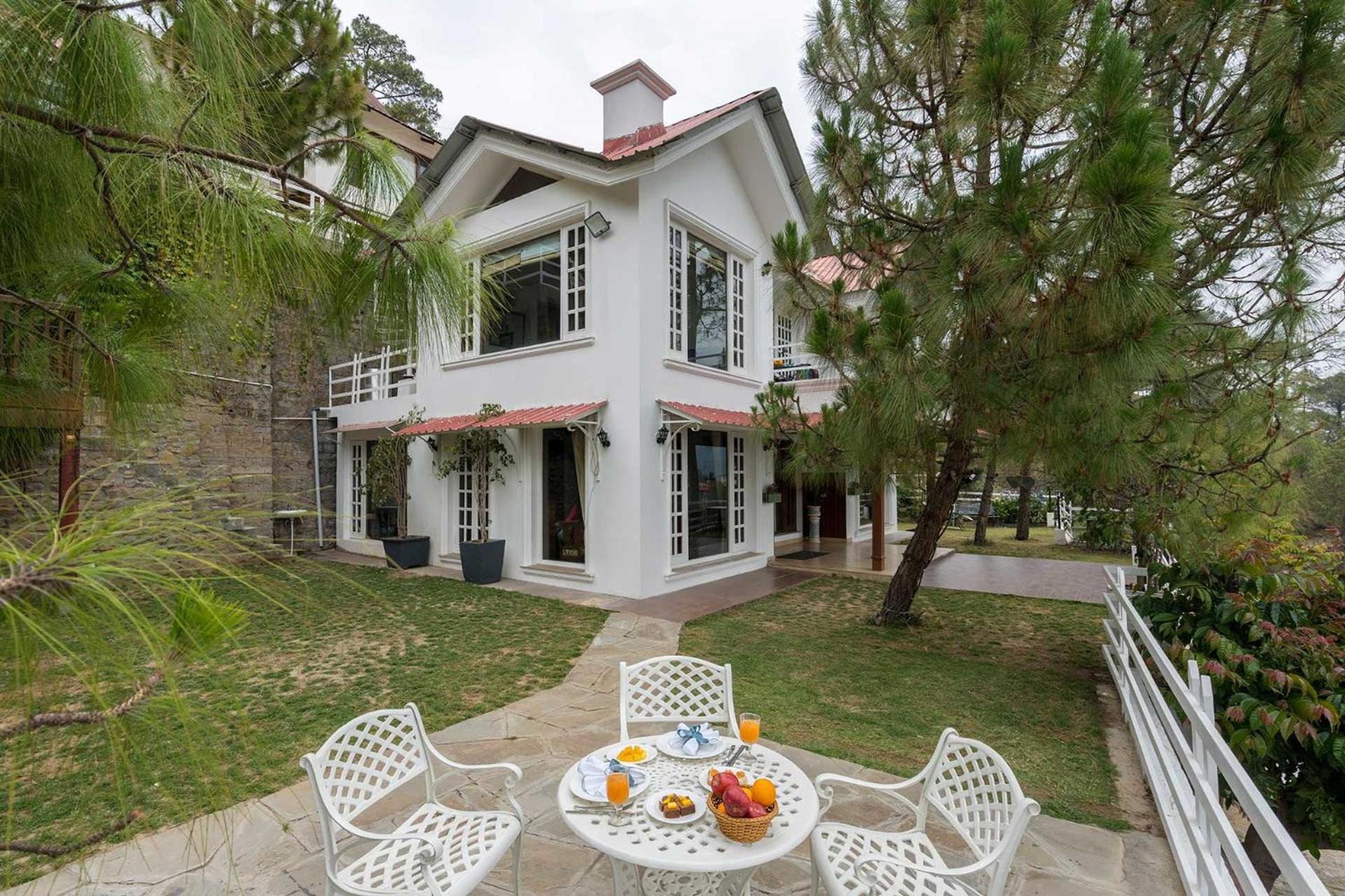 Stayvista At Bellevue With Outdoor Jacuzzi Kasauli Eksteriør billede